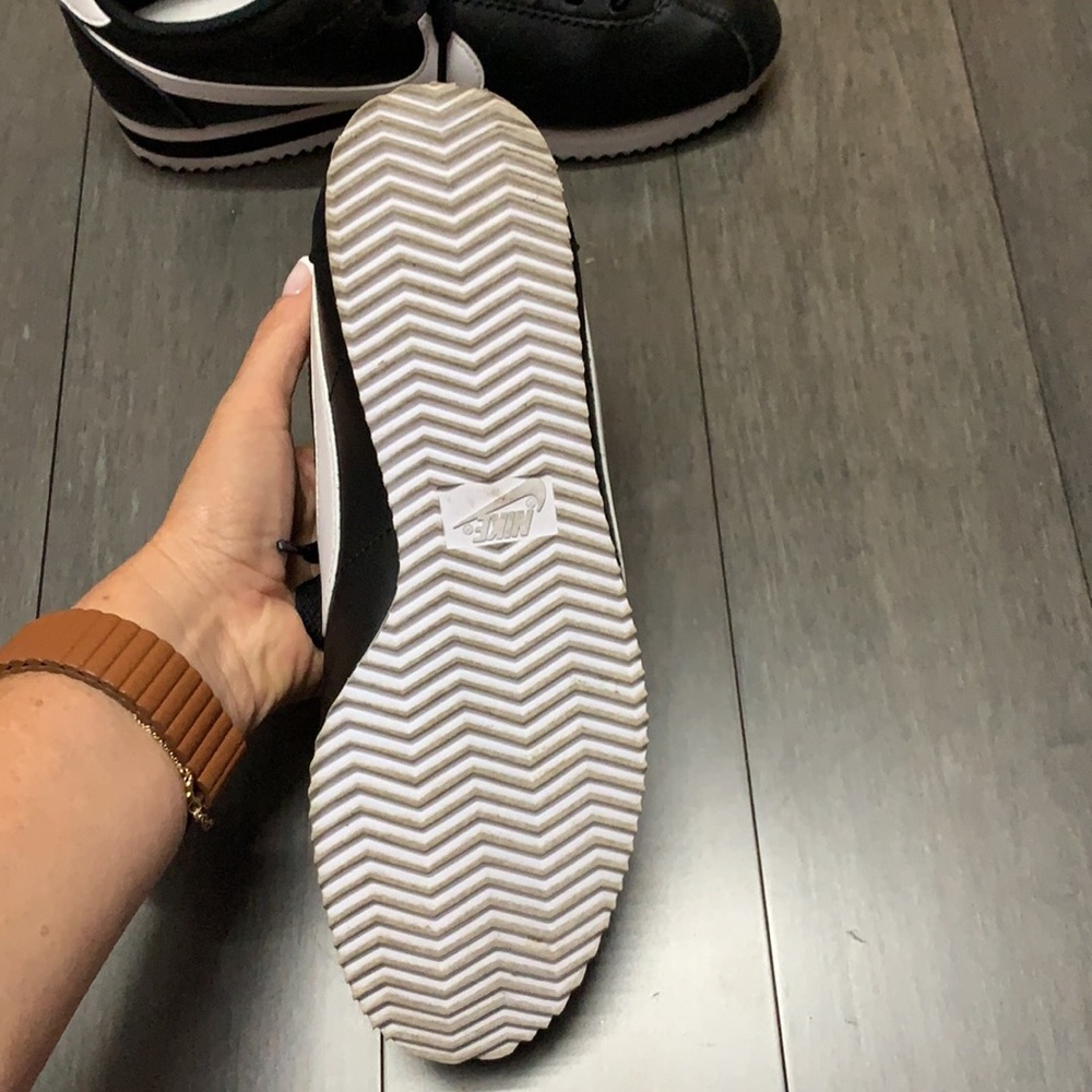 Nike shoes - Picture 4 of 5